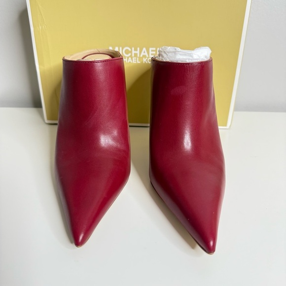 Michael Michael Kors - Halle Leather Mules in Deep Red - Gold Heel - NWB 6.5 - Picture 5 of 11